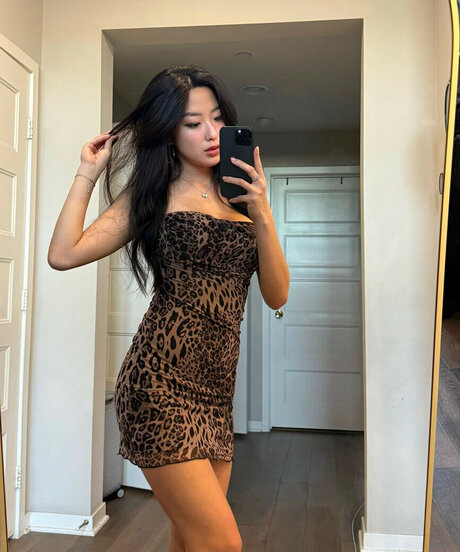 Winnie Chang model hot photos