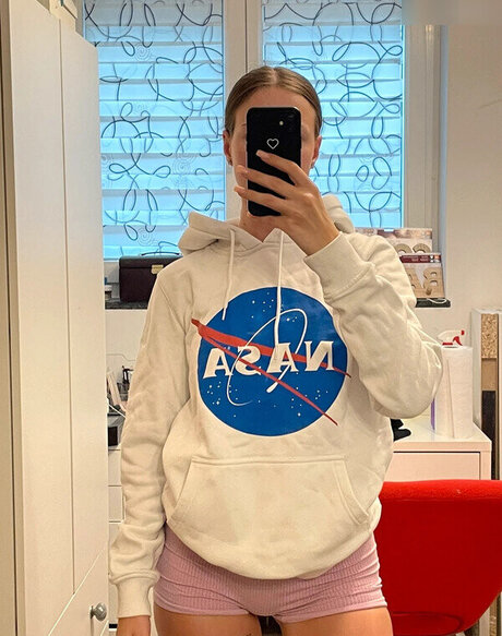 Larissaxra free pornstar photo