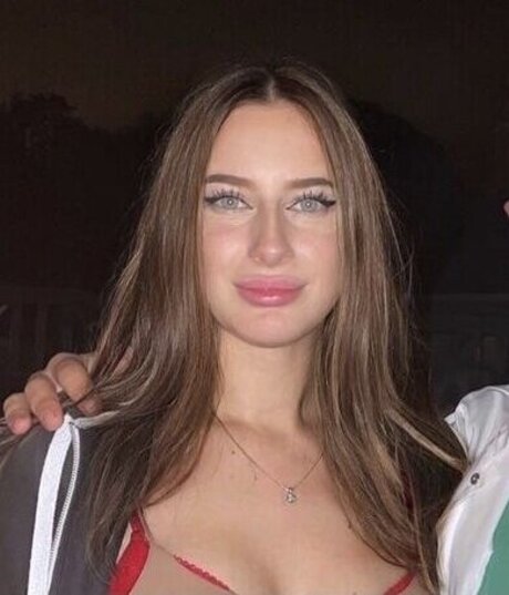 Larissaxra naked actress pic