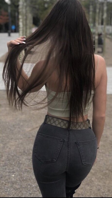 Larissaxra Quick photo