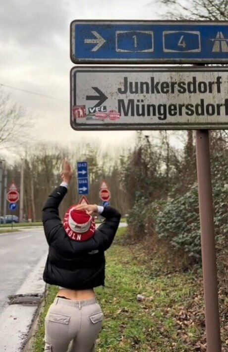 Rosajcb hot model img