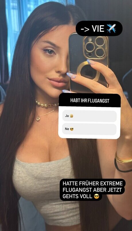 Nikoleta Milenova erotic model img