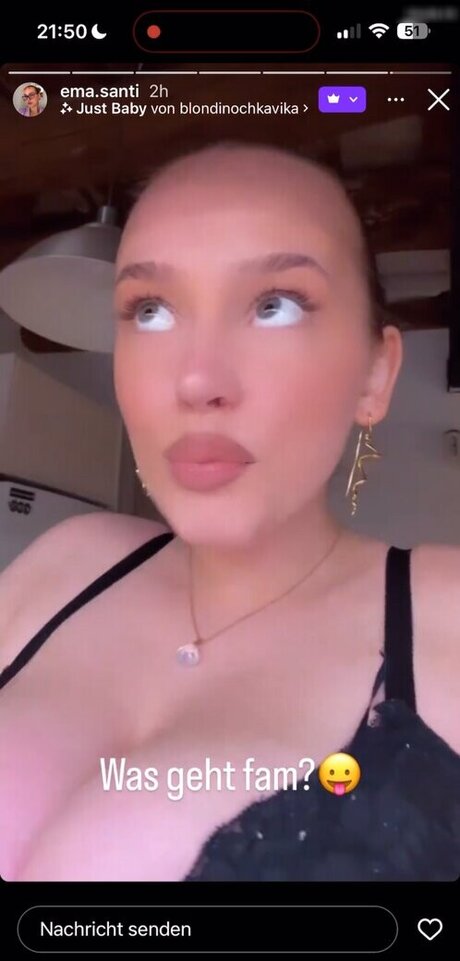 Dr Santi naked star pic