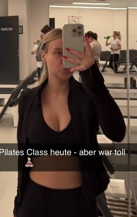 boobs selfie onlyfans hot nude picture