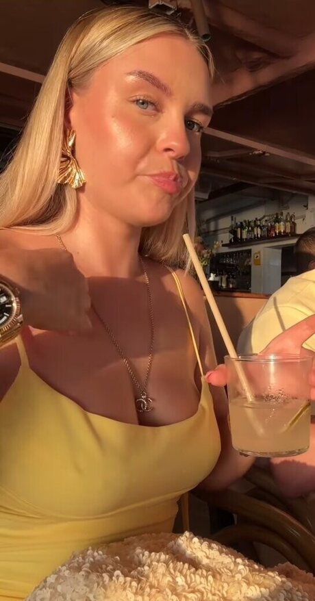 Dagi Bee star pornographic picture