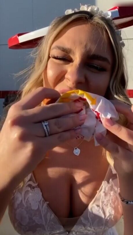 Dagi Bee model nudes picture