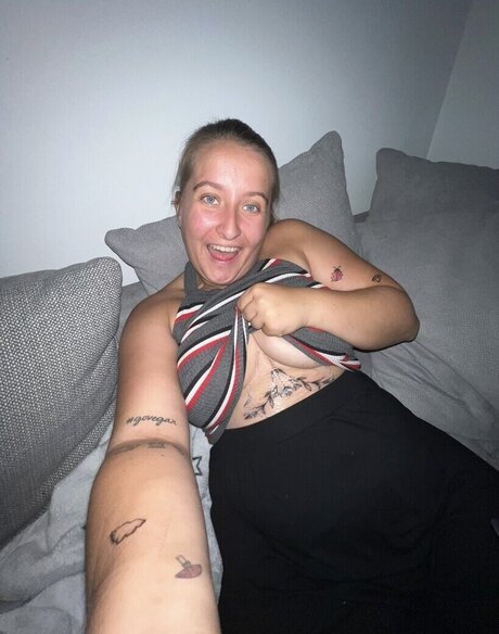 endlich zufrieden pornstar art photo