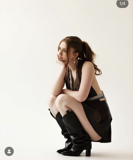 Yana Clare pornstar free image