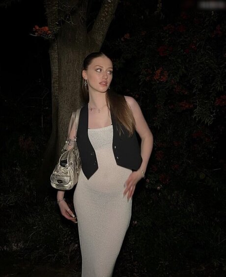 Yana Clare pornstar sexy image