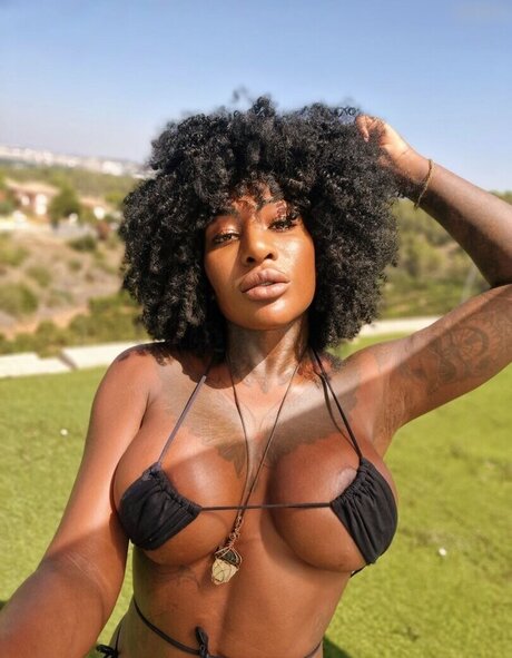 Josy Black model sex archive