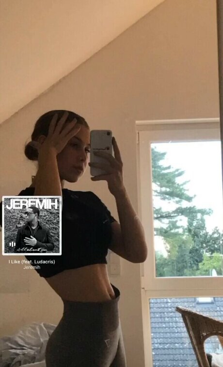 curvy girl next door onlyfans sex pic