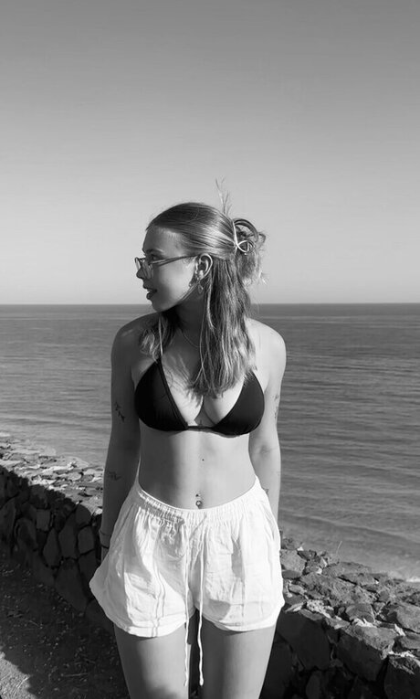 celinajoyy pornstar sexy photo