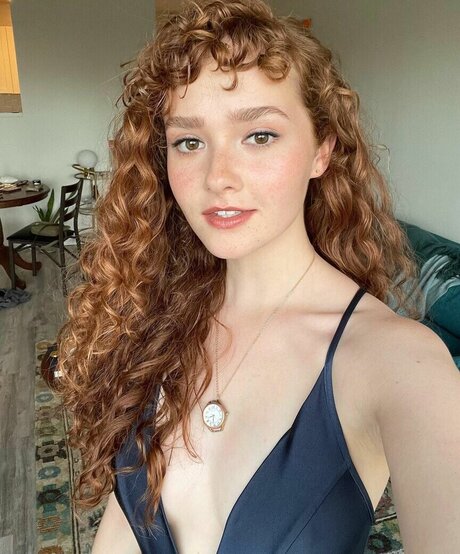 Taylor Richardson star free galleries