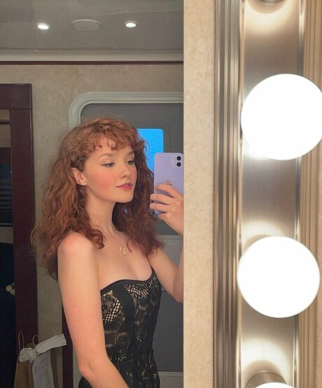 Taylor Richardson hot star picture