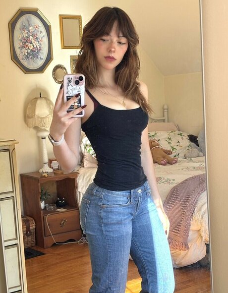 finseaa nude model images