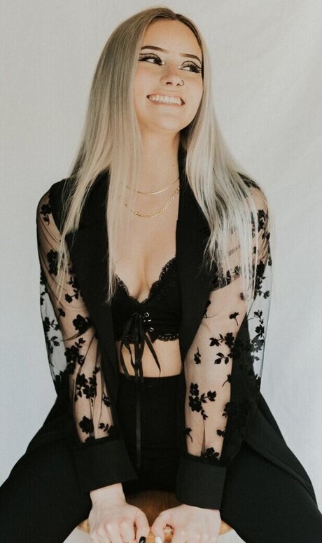 Megan Elizabeth perfect model pictures