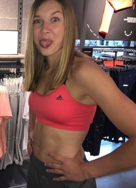 Gina L ckenkemper hot actress photos