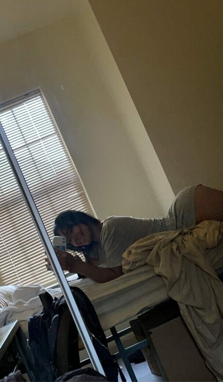 thelizzyporter model exclusive picture