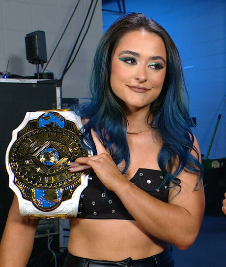 Lyra Valkyria sex actress photos