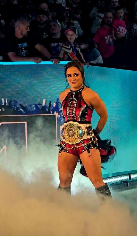 Lyra Valkyria pornstar top pictures