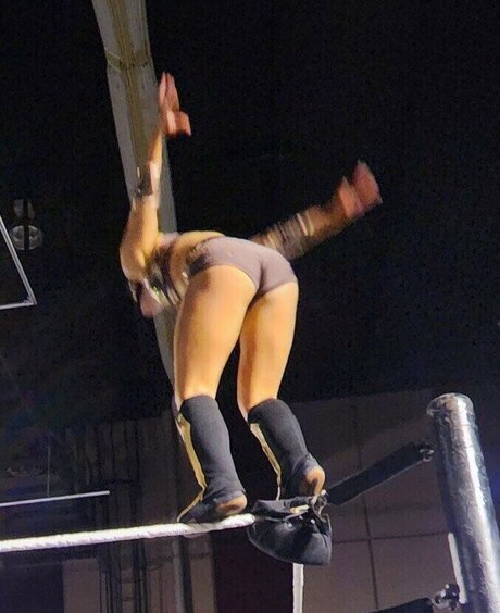 Lyra Valkyria model adult photo