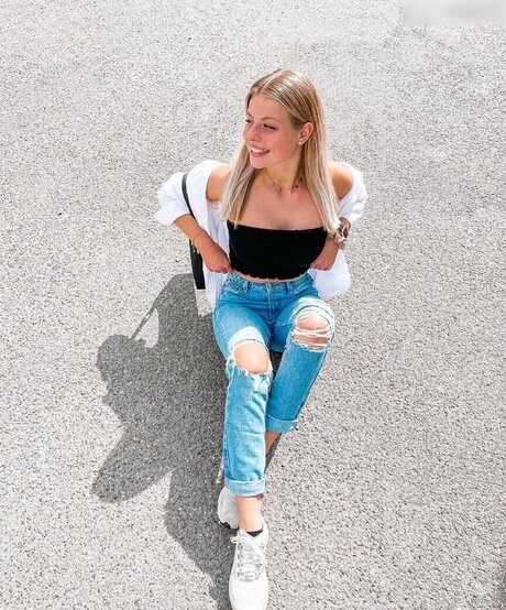 freaky onlyfans beautiful pic