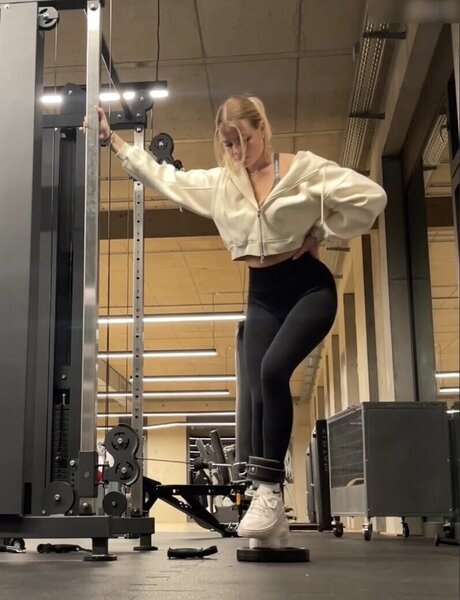 teen lesbian onlyfans pornographic pictures