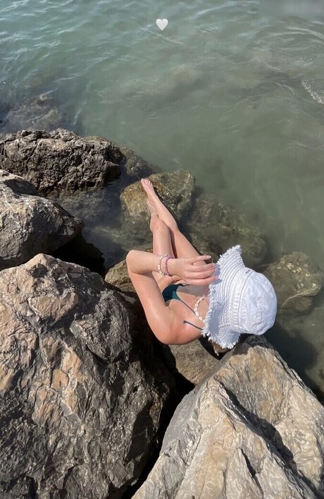 Vallixpauline model perfect pic