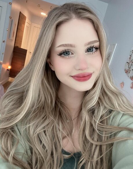 Ambieanne model free picture