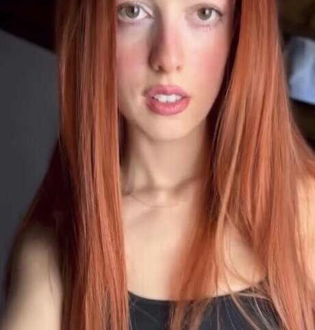 Red Fox Evelyn exclusive pornstar pic