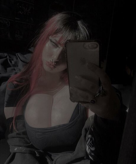 Livdracula hot actress photos