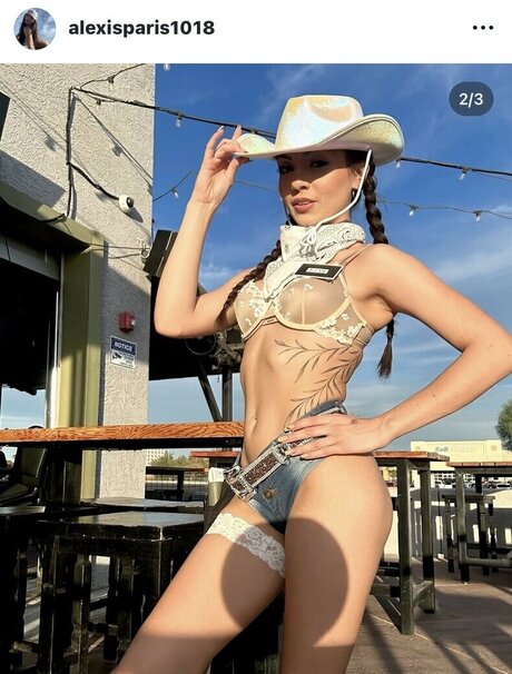 Lexxx x erotic model pic