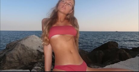 Zoe Kaeppele model erotic images