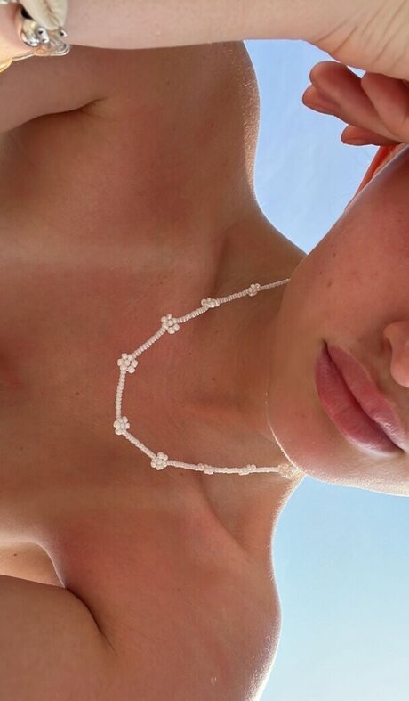 Zoe Kaeppele nudes model img