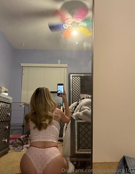 Applesaucy101 nudes pornstar pictures