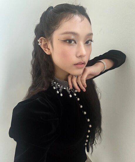 Haerin star erotic photo