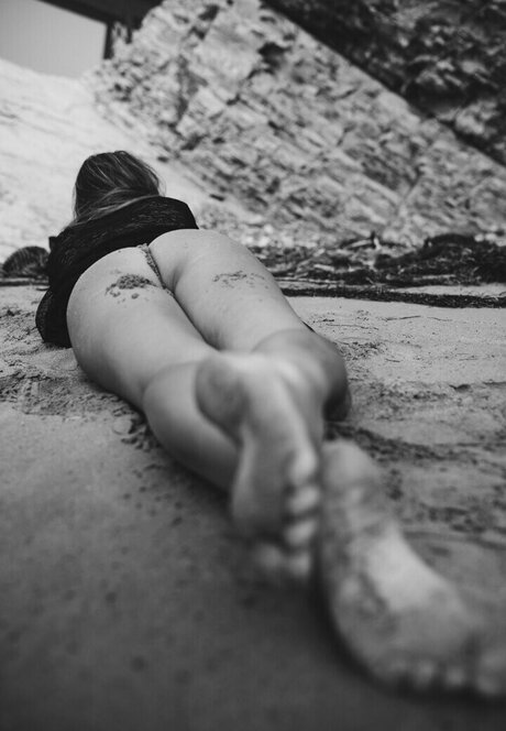 teen lesbian onlyfans free nude images