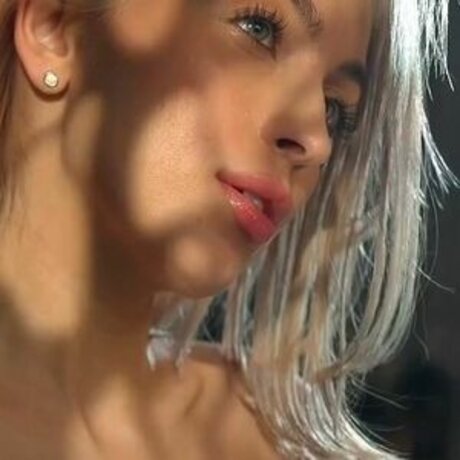 Hansapeach sexy actress img