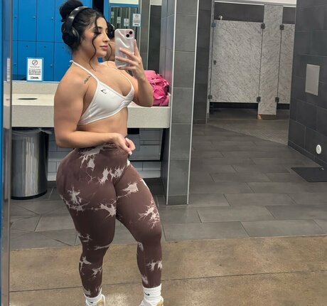 Karen Cantu star pretty photo