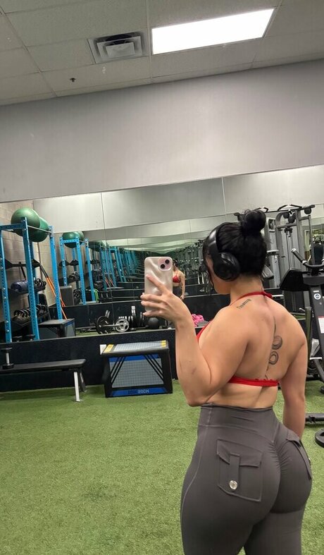 Karen Cantu hot star images