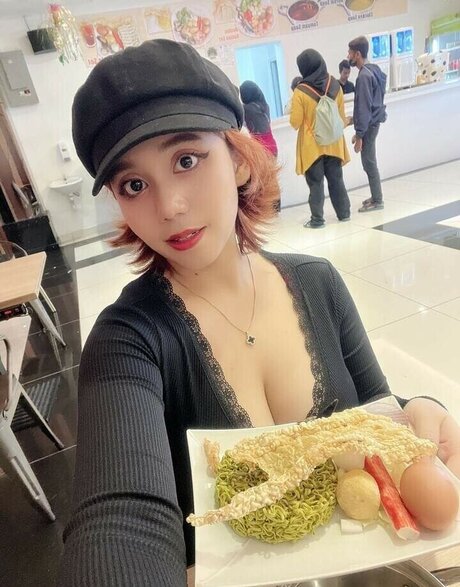 ElyanaSparks model pornographic galleries