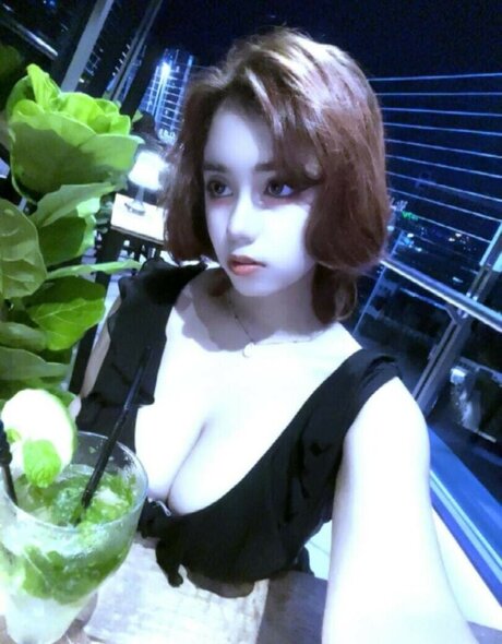 ElyanaSparks pornstar adult photo