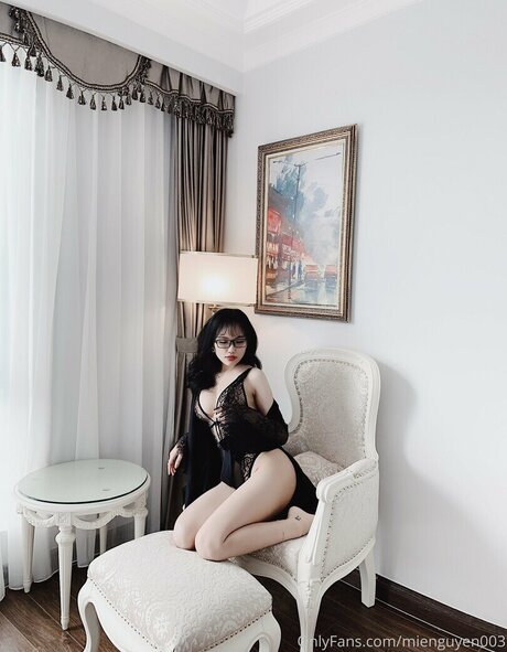 mie ngn3 naked star picture