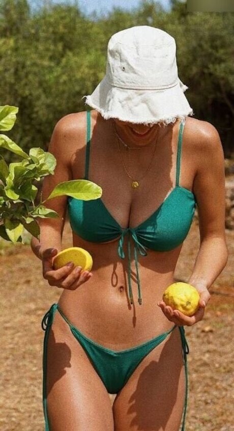 Joules117 model exclusive photo