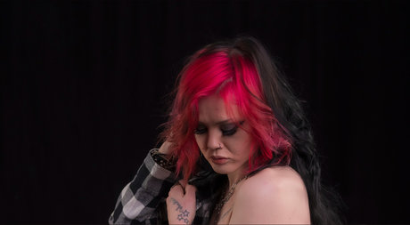 _Laura Munson_ adult model pic