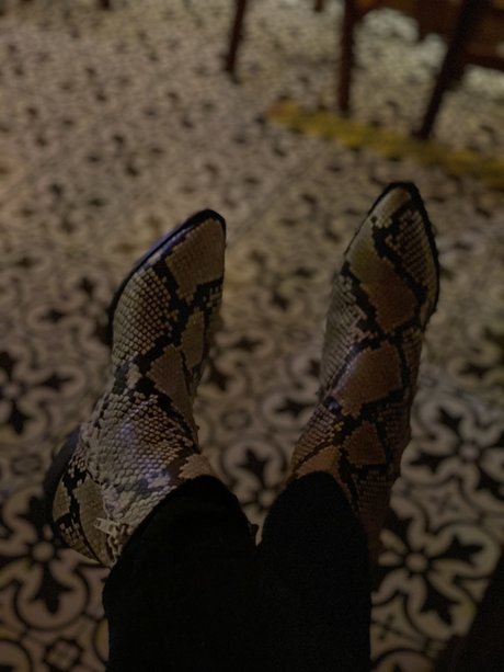 Latina Feets hot pornstar pics