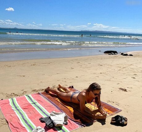 blonde secretary onlyfans nude image