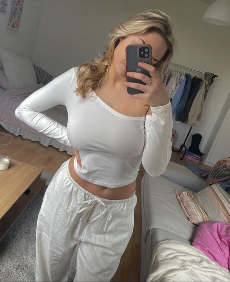 influencer girls onlyfans nice photos