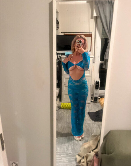 blonde secretary onlyfans hd picture