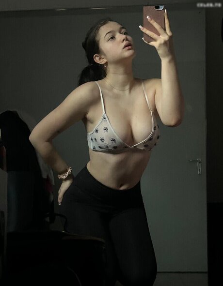 Mal Hol i ka top actress archive